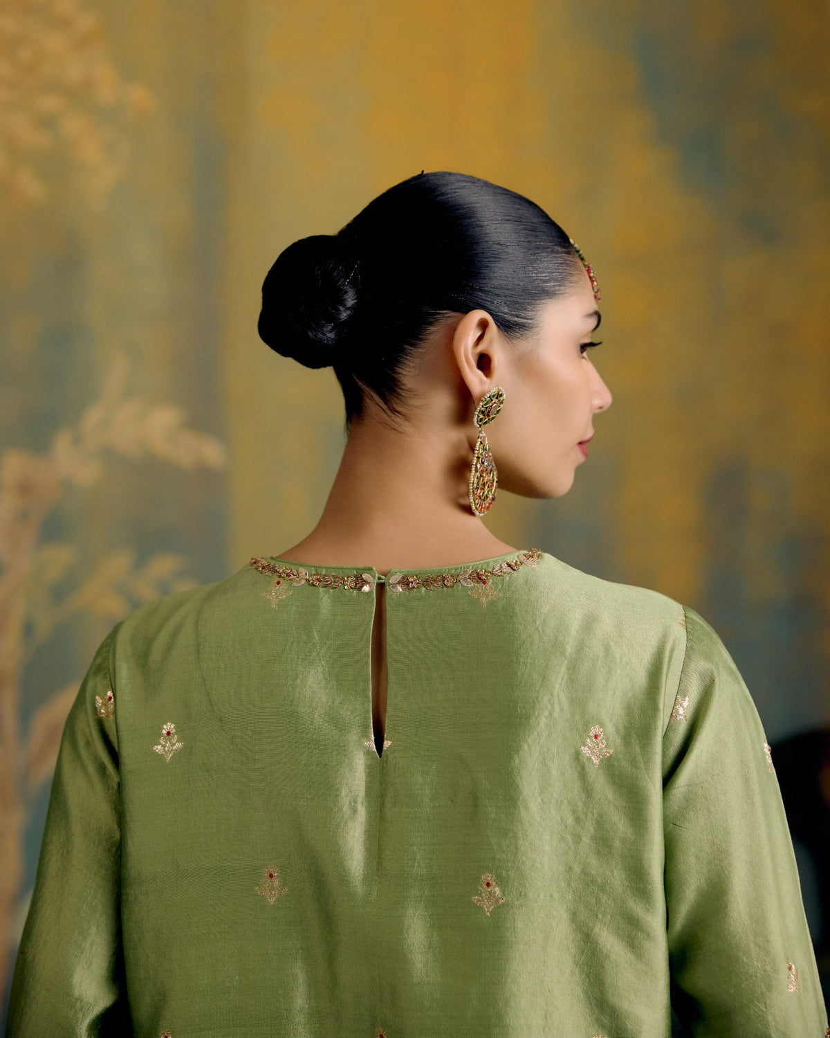 Pista Kurta Set