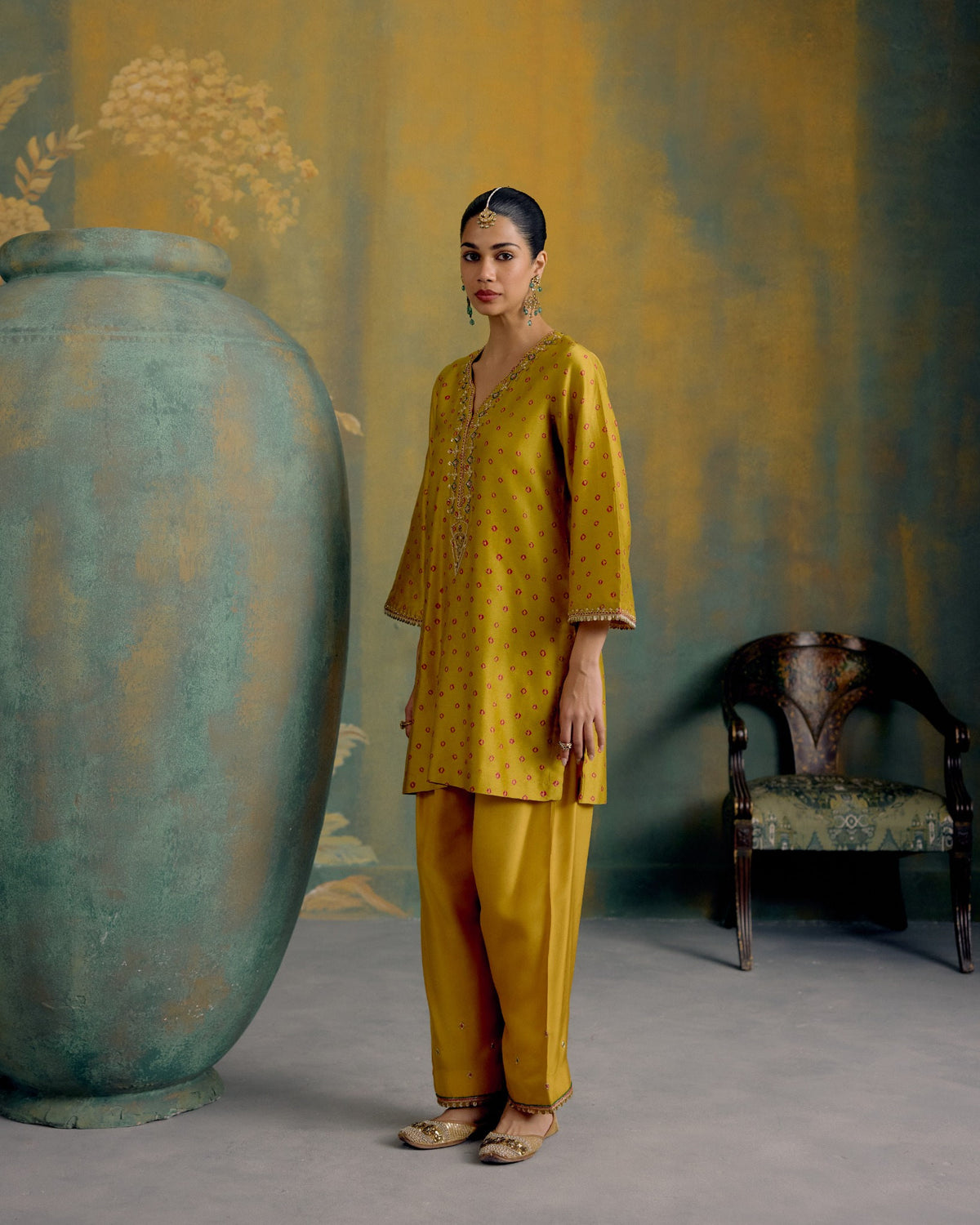 Kesar Suit Set