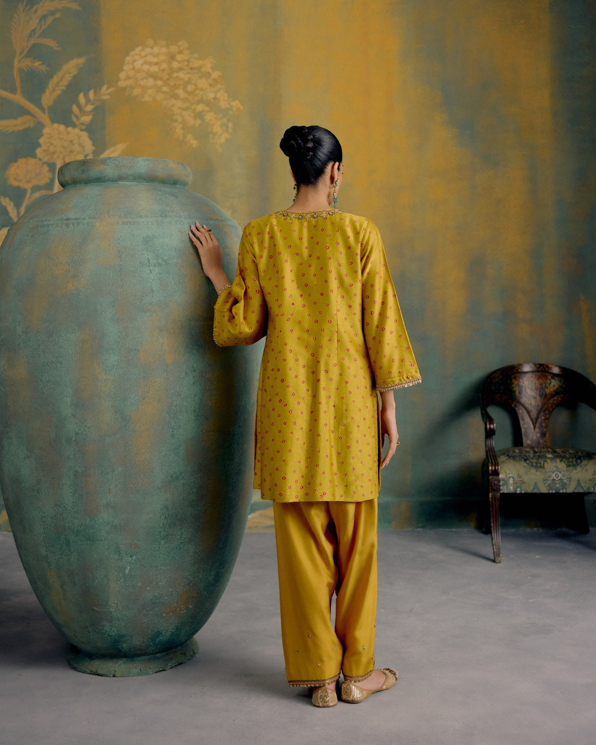 Kesar Suit Set