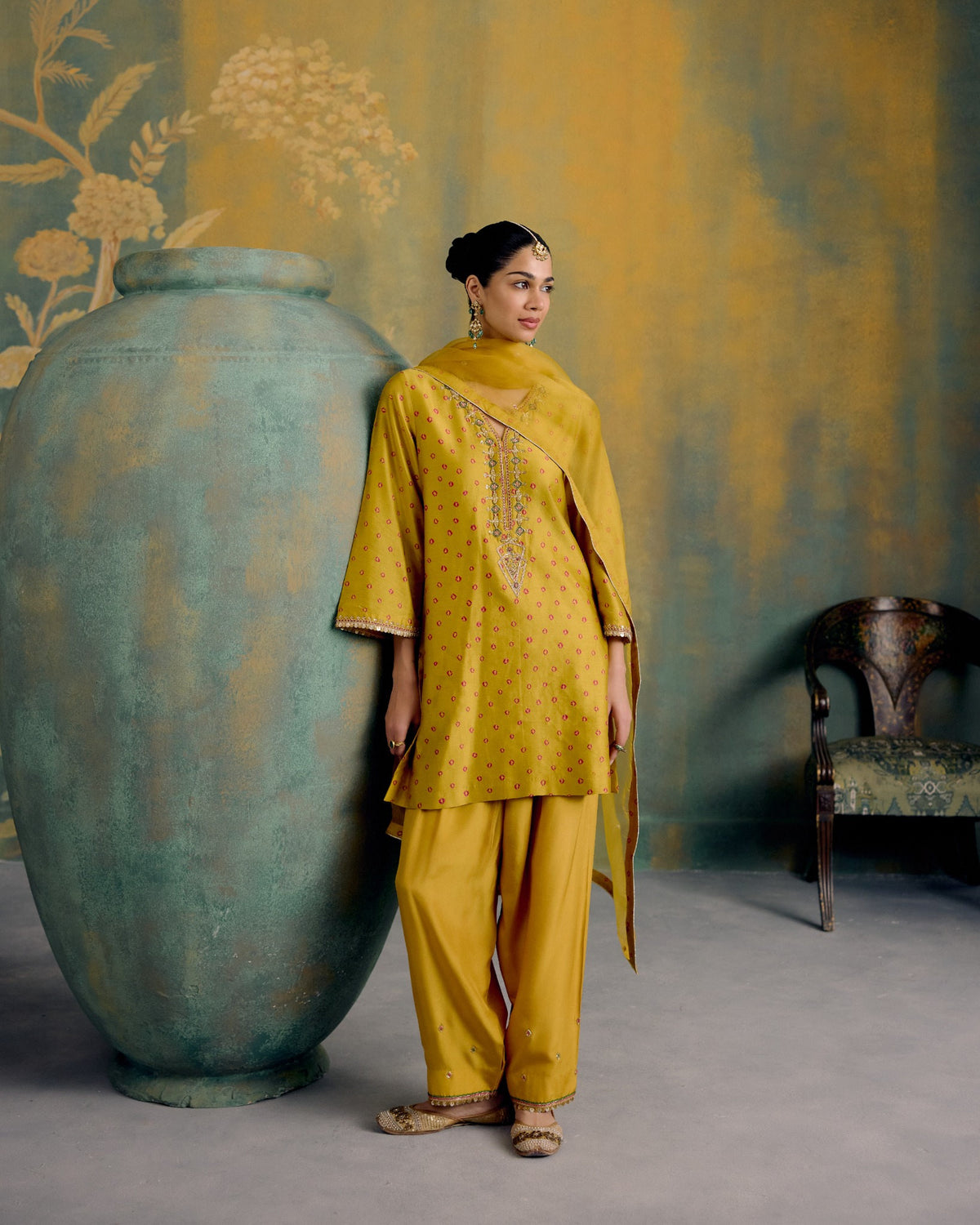 Kesar Suit Set