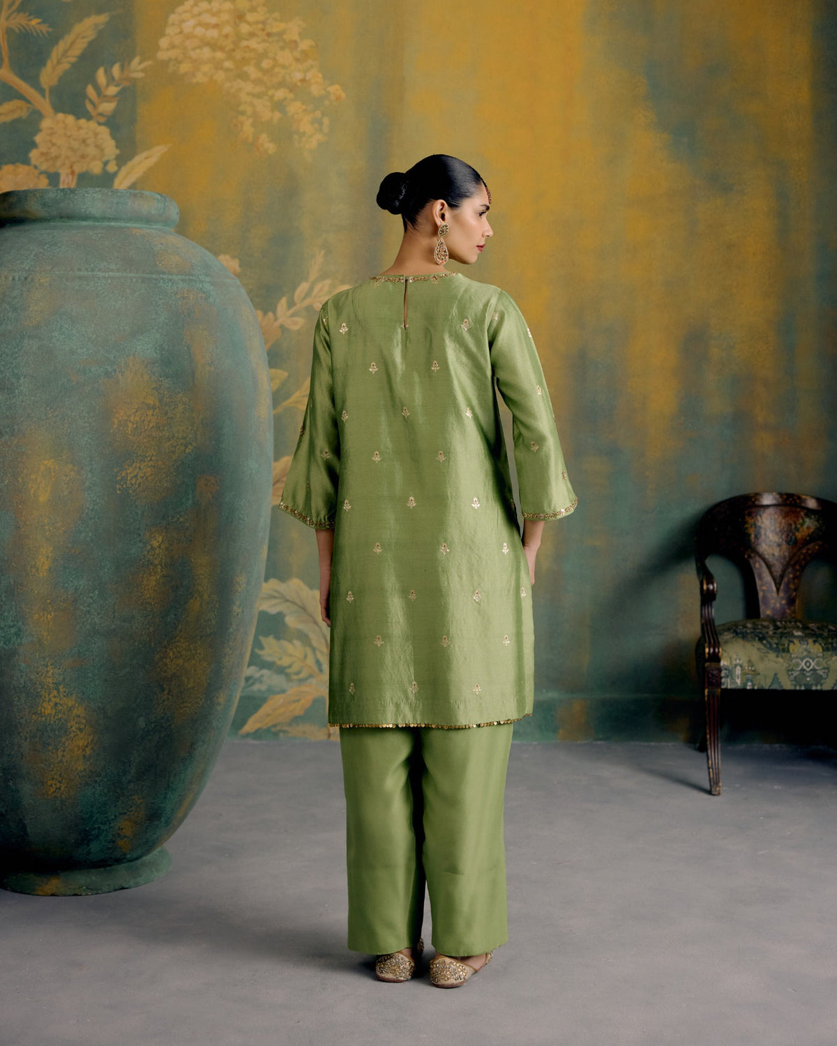 Pista Kurta Set
