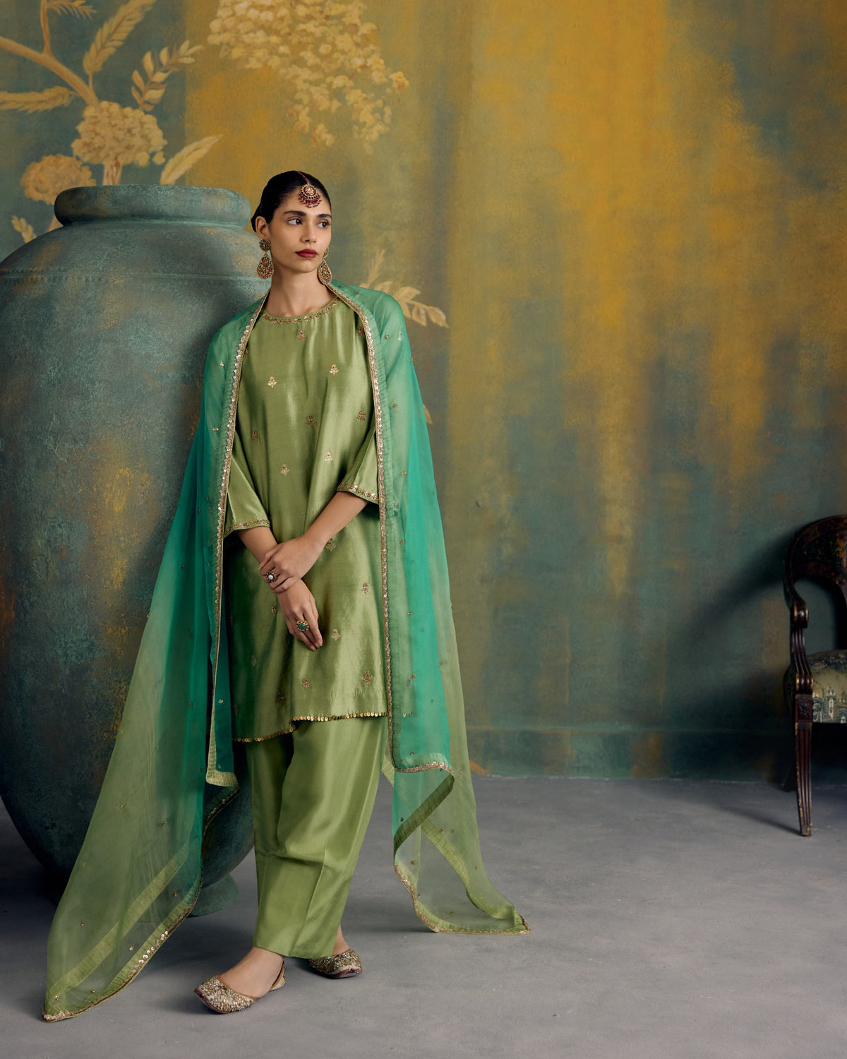 Pista Kurta Set