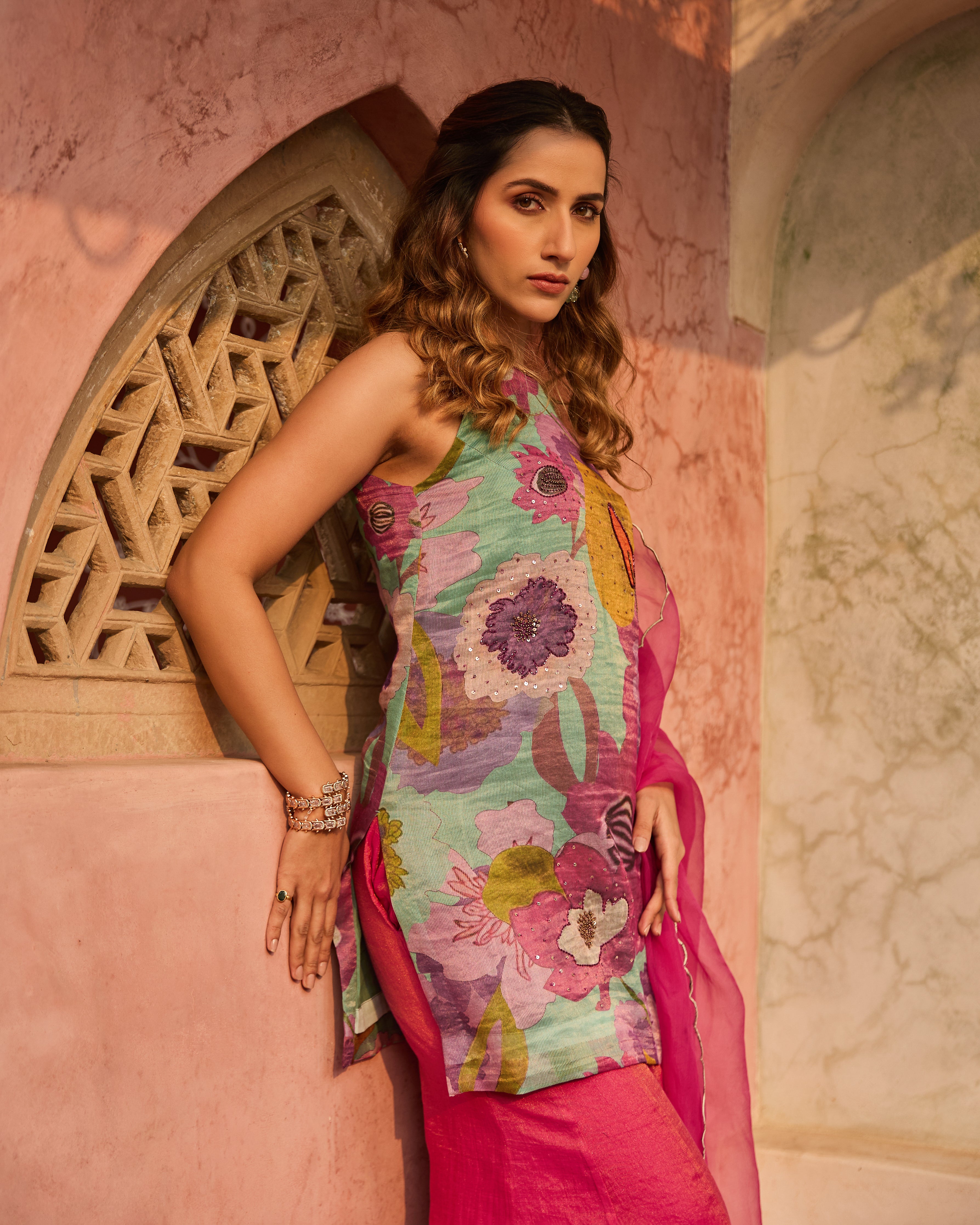 Sunehri Kurti Set